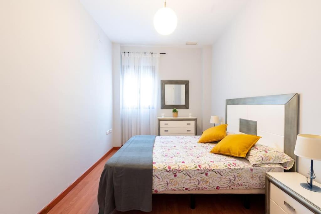 Comodo Apartamento En 알몬테 외부 사진